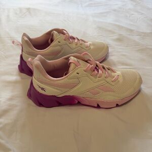 Reebok Women's White and Pink Athletic Sneakers NEVER WORN